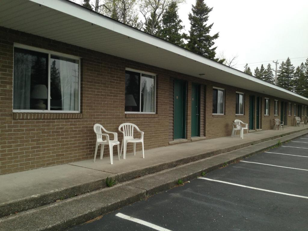 Capri Motel Mackinaw City Exterior photo