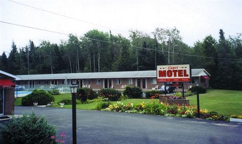 Capri Motel Mackinaw City Exterior photo